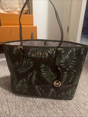 Michael Kors Brown & Dark Green Palm-Print Tote Bag purse with Gold Logo Charm